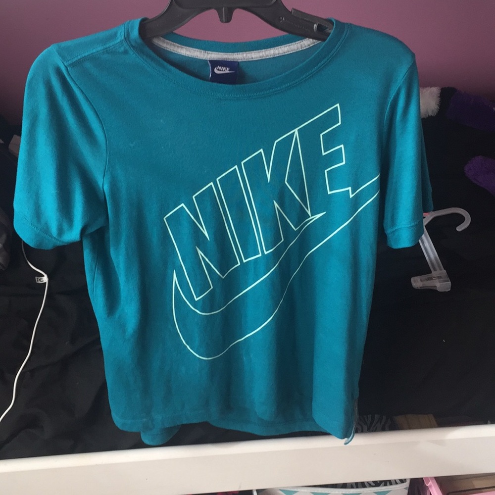 Nike top